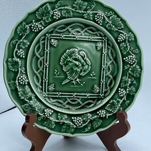 VTG Bordallo Piheiro Majolica luncheon plate turkey grape